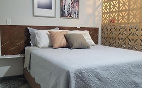 Apartamento a uma quadra do mar - Bairro Itapuã